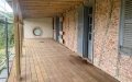 La terrasse de la galerie a retrouvé son plancher