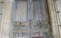 Porte d'entrée de la chapelle / avant travaux avec essai de couleur