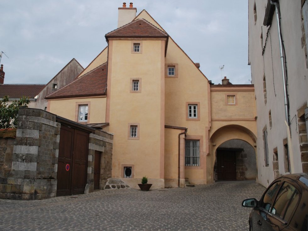 Façade sur cour après travaux